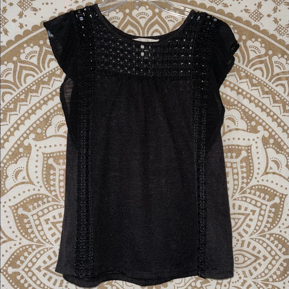 “H&M” BEAUTIFUL JUNIORS BLACK FLOWY TOP WITH BUTTERFLY SLEEVES, SIZE XS